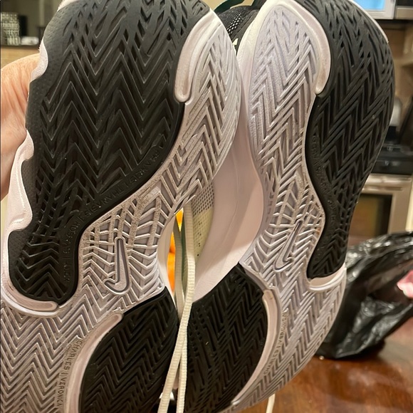 Nike White and Black Sneakers Modern Design ---Giannis Anttokoumpo #34. Like new - Picture 3 of 6